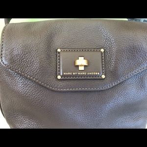 Marc Jacobs crossbody bag. Taupe caviar leather.